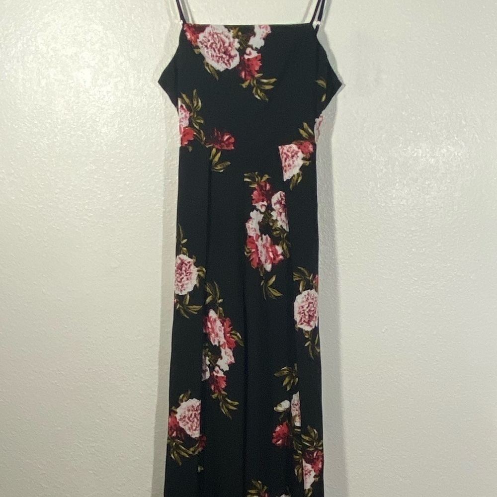 NWT L’atiste by any spaghetti strap floral jumpsuit with tie detail on back